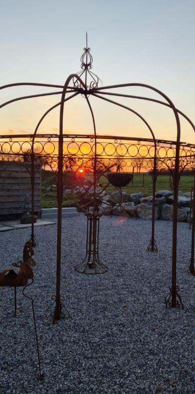 gloriette metal