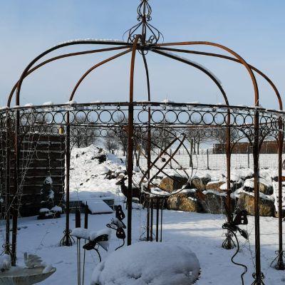 gloriette metal